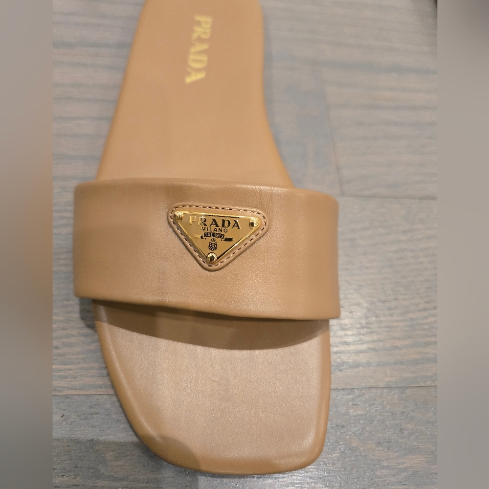 $775 Prada Triangle Logo Leather Sandals Caramel EU 37 US 7 BNIB AUTHENTIC - Picture 7 of 8